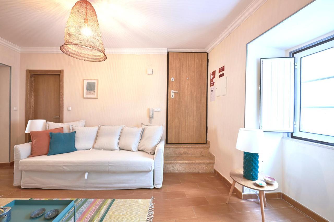 Idyllic With Amazing Courtyard, By Timecooler Lejlighed Lisboa