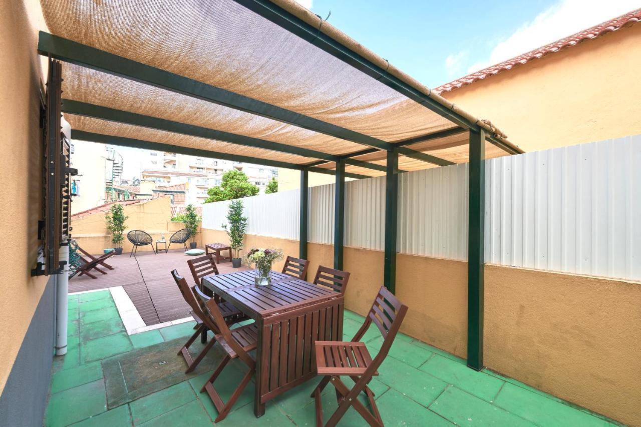 Idyllic With Amazing Courtyard, By Timecooler