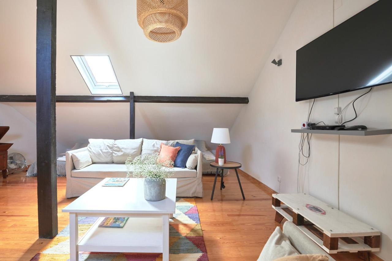 Idyllic With Amazing Courtyard, By Timecooler Lejlighed Lisboa
